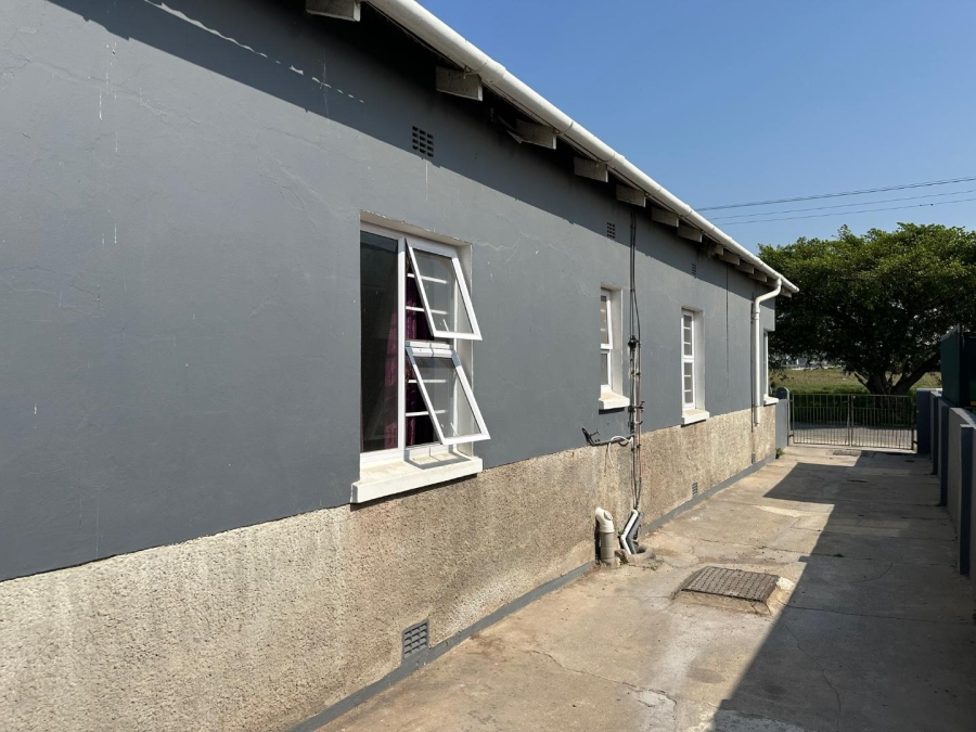 6 Bedroom Property for Sale in Sidwell Eastern Cape
